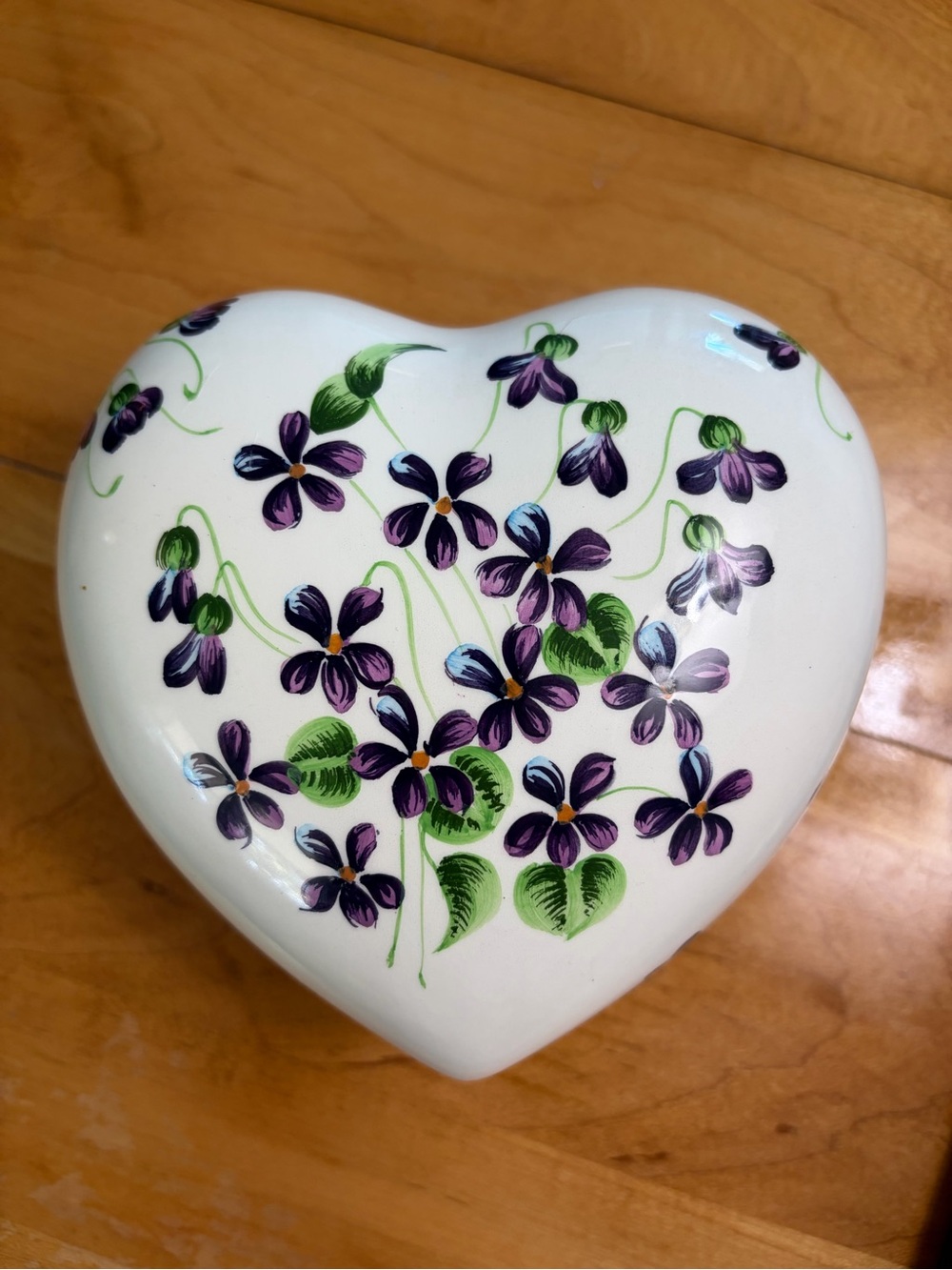 Vintage Piu Piu Italy Heart Trinket Box with Hand-Painted Purple Violets Motif